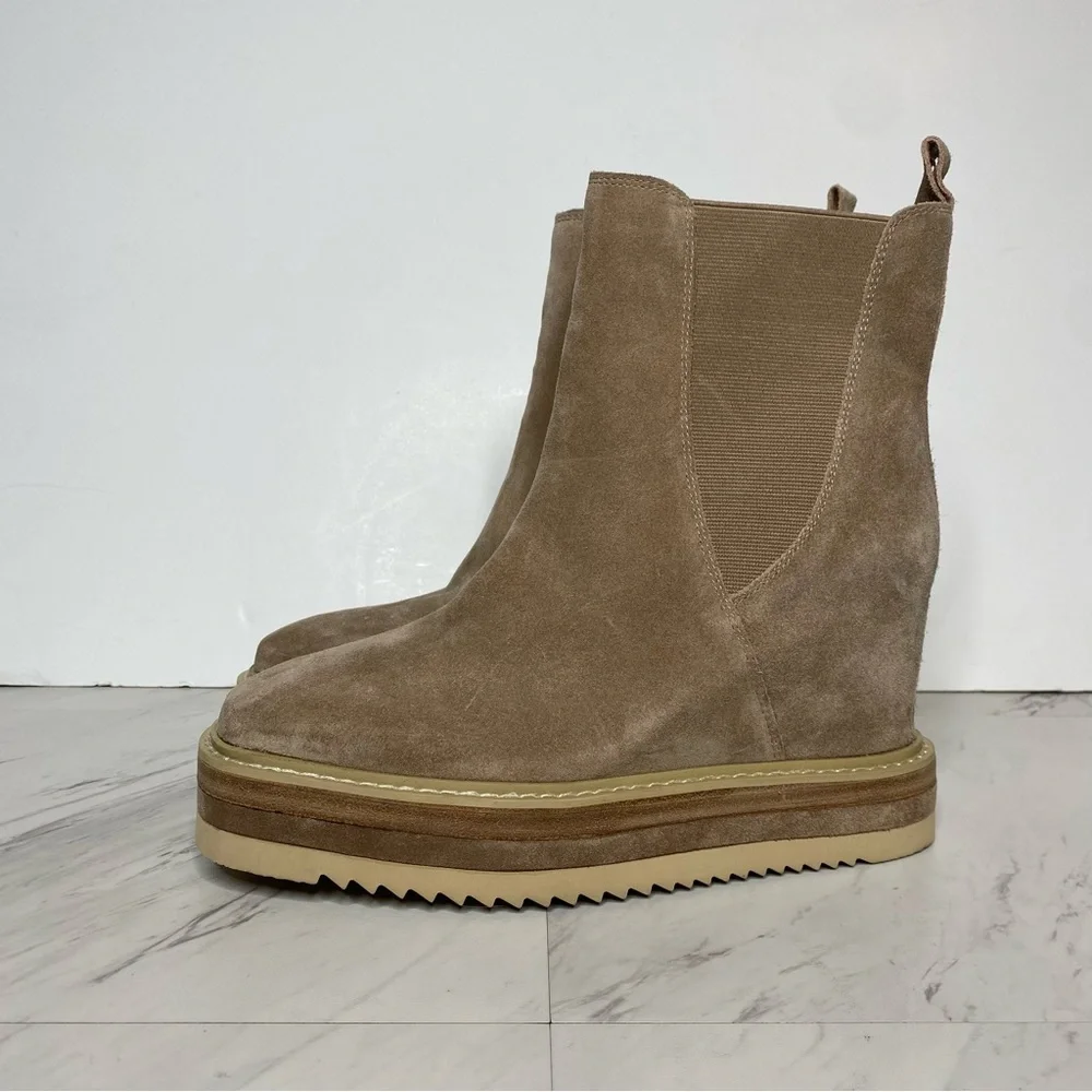 Vince Camuto Omassa Suede Wedge Heel Chelsea Bootie 8 1/2 M